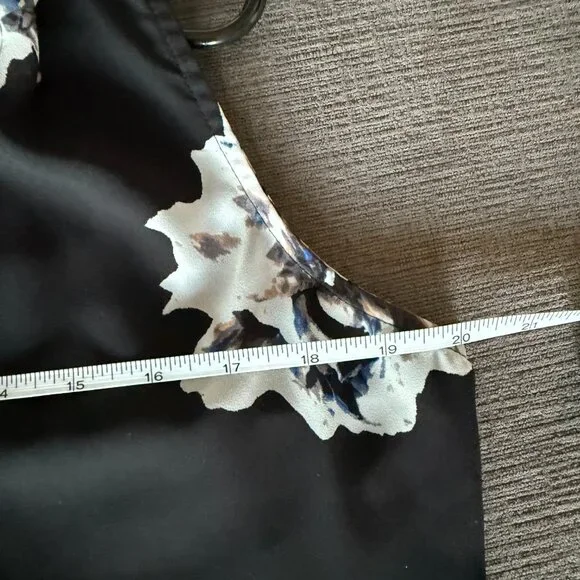 Vince Camuto Black Floral Sleeveless Blouse - Picture 6 of 8